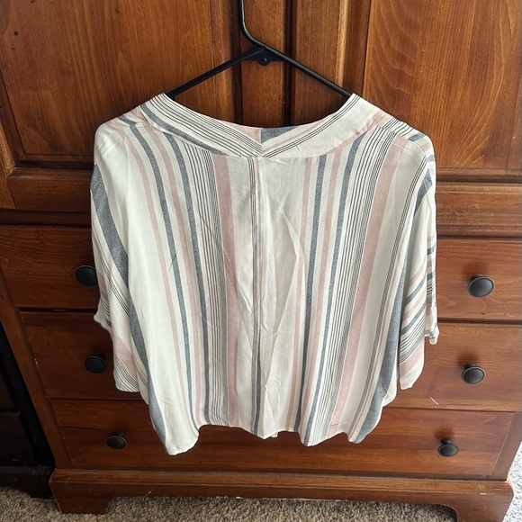 NWT Cute Striped Top - Picture 3 of 4